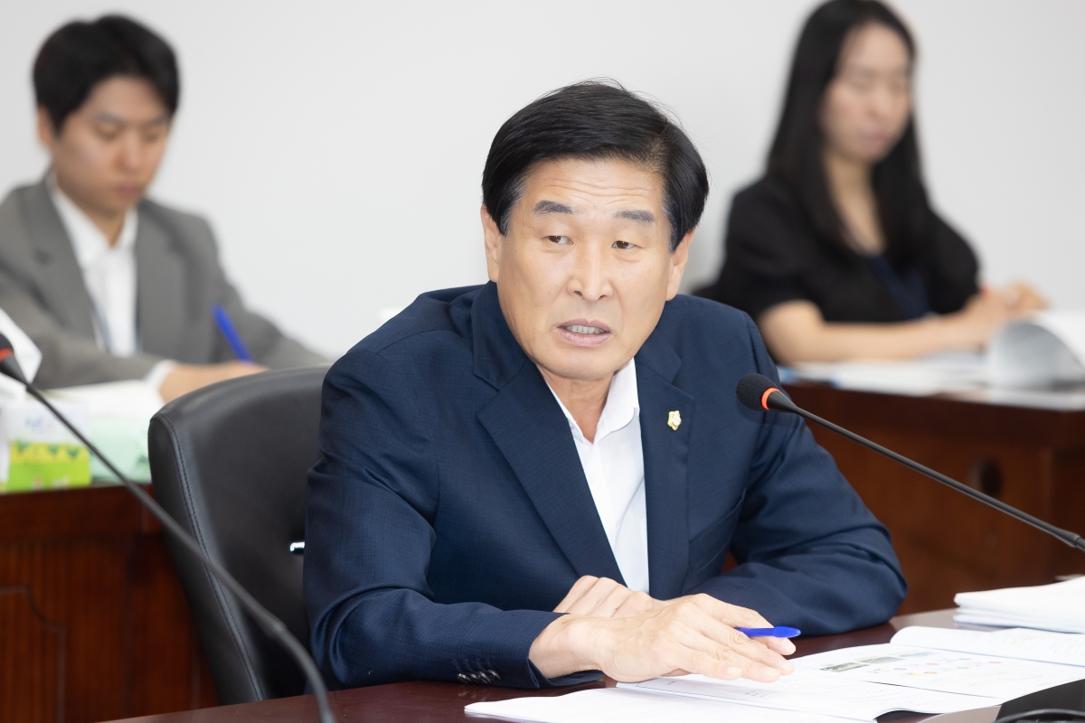 20250911-088[AMG_7472-제290회 임시회시 문화환경위원회 조례안 등 심사활동.jpg