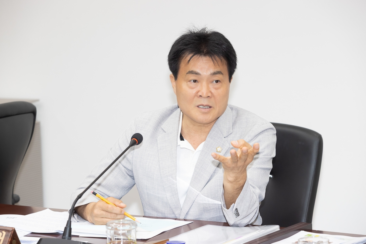 20250911-074[AMG_7412-제290회 임시회시 문화환경위원회 조례안 등 심사활동.jpg