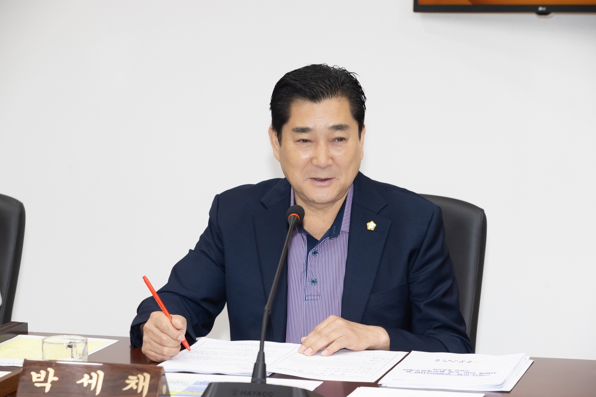 20250911-071[AMG_7342-제290회 임시회시 문화환경위원회 조례안 등 심사활동.jpg