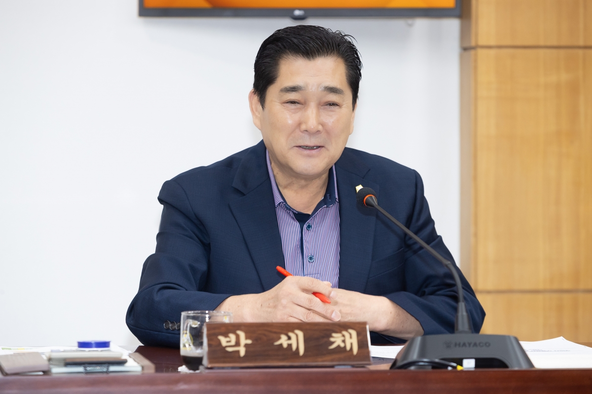 20250911-078[AMG_7421-제290회 임시회시 문화환경위원회 조례안 등 심사활동.jpg