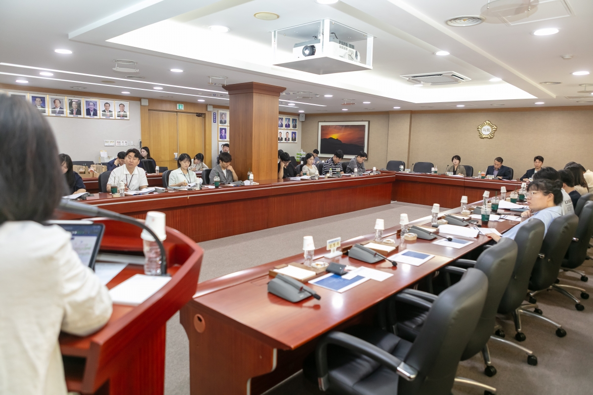 20250926-020[IMG_1936-의원연구단체 구미시 각종 위원회 실태 분석 연구회 소통간담회.jpg