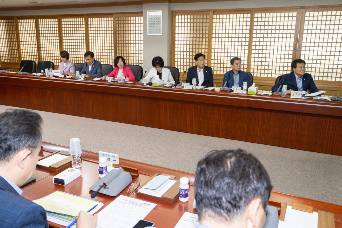 20250926-117[AMG_8968-의원연구단체 구미시 각종 위원회 실태 분석 연구회 소통간담회.jpg