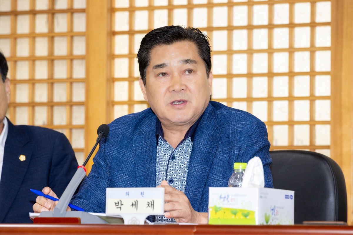 20250926-128[AMG_9015-의원연구단체 구미시 각종 위원회 실태 분석 연구회 소통간담회.jpg