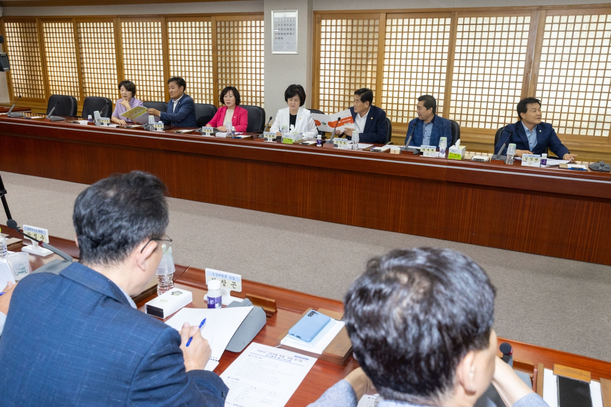 20250926-115[AMG_8960-의원연구단체 구미시 각종 위원회 실태 분석 연구회 소통간담회.jpg
