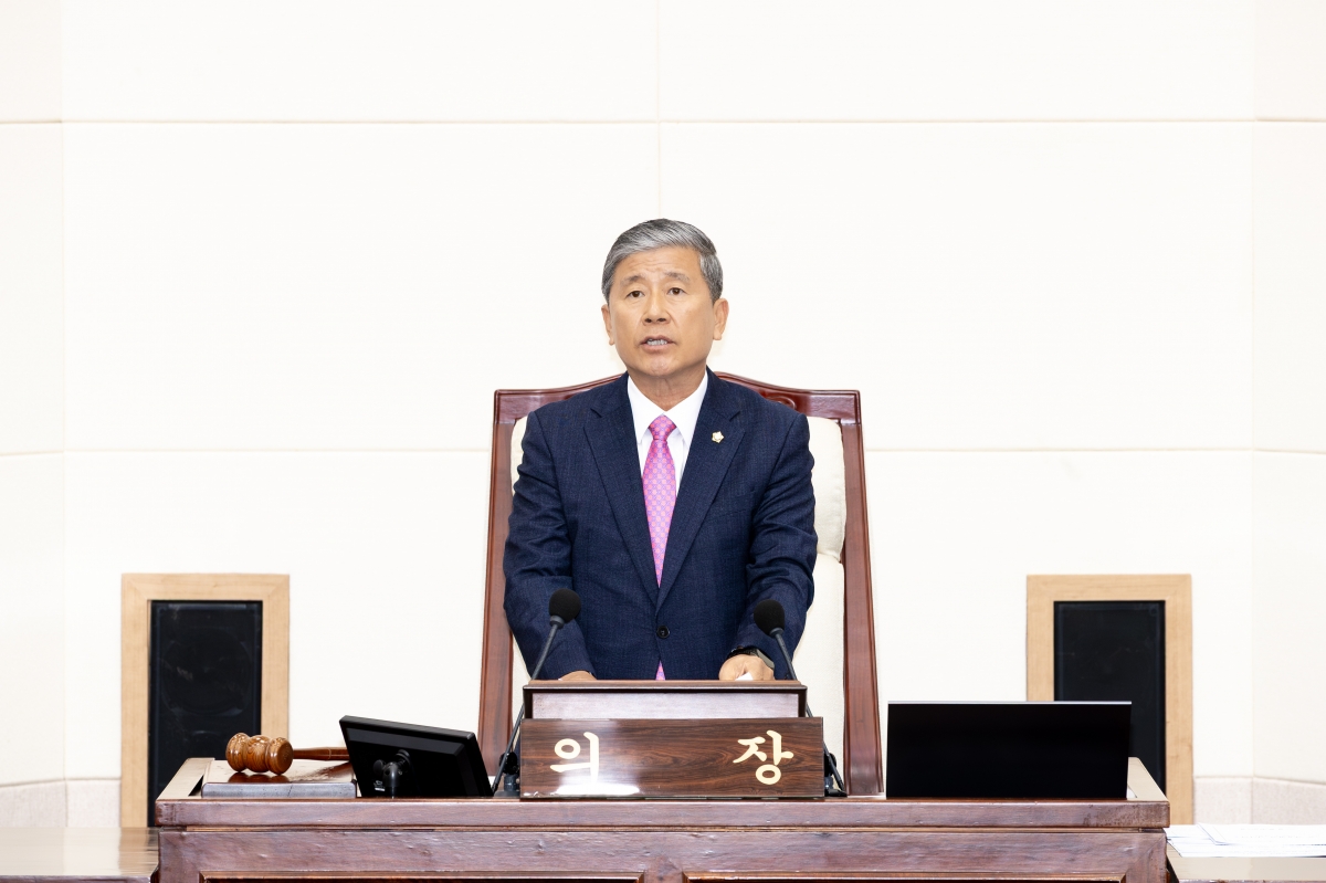 20251015-016[AMG_0297-제291회 임시회 제1차 본회의시 양진오 부의장 회의주재.jpg