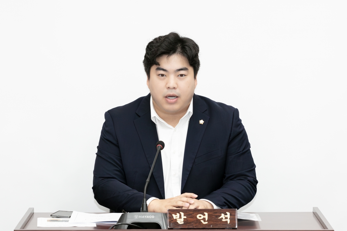 20251016-020[IMG_2062-제291회 임시회시 기획행정위원회 조례안 등 심사활동.jpg