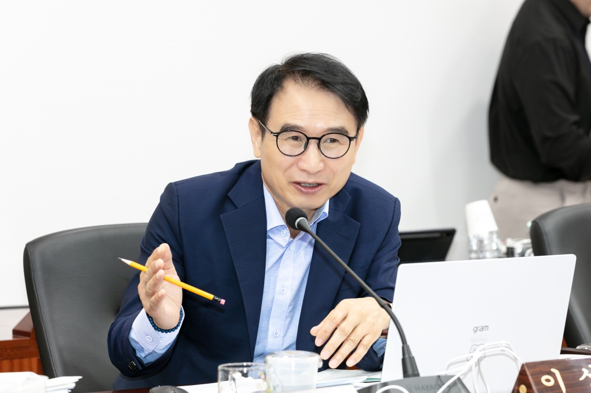 20251017-252[IMG_2303-제291 임시회시 기획행정위원회 조례안 등 심사활동.jpg