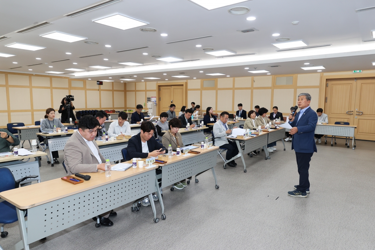 20251020-028[AMG_2009-1-의원연구단체 구미시 각종 위원회 실태분석연구회 최종보고회.JPG