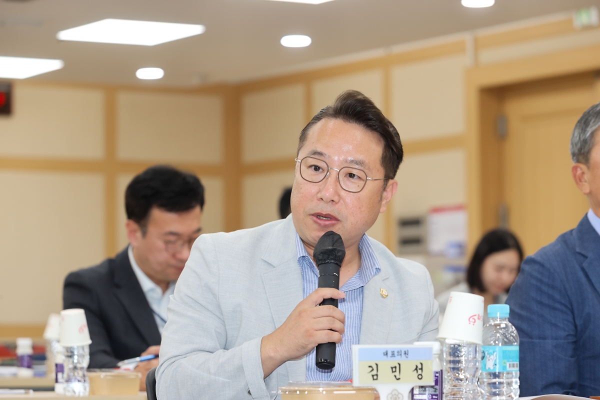 20251020-033[AMG_2023-1-의원연구단체 구미시 각종 위원회 실태분석연구회 최종보고회.JPG