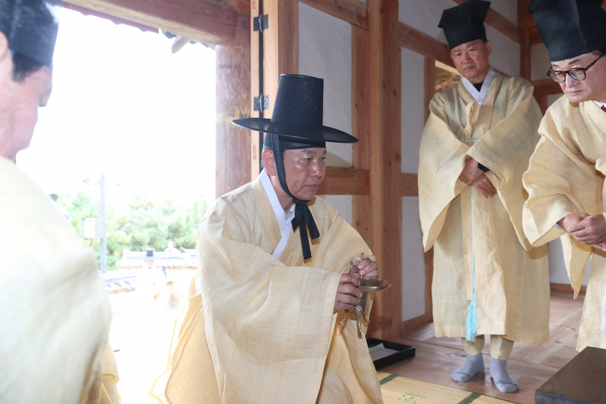 20251021-011[AMG_2137-1-왕산 허위 선생 순국 117주기 추모행사.JPG