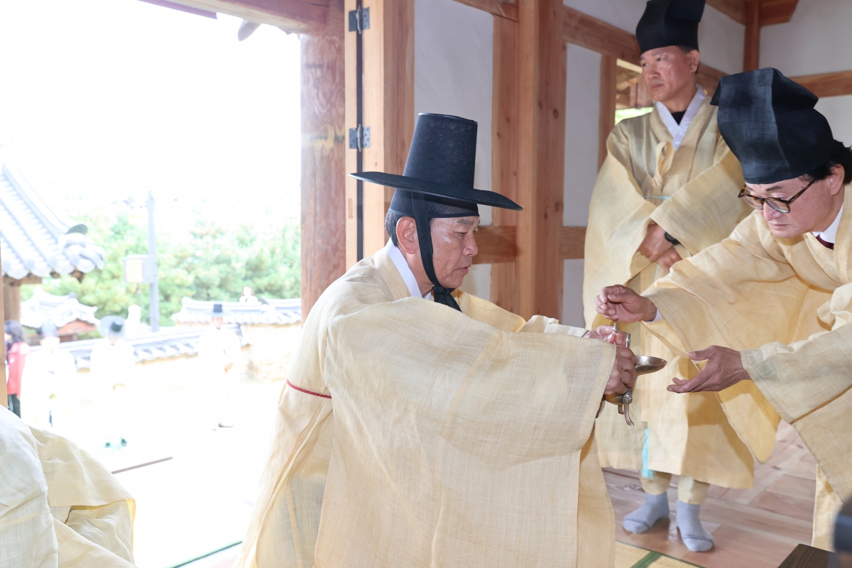 20251021-013[AMG_2139-1-왕산 허위 선생 순국 117주기 추모행사.JPG