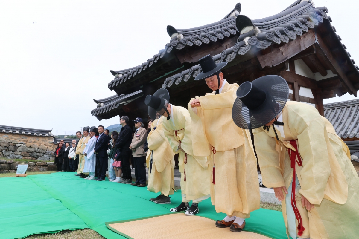 20251021-022[AMG_2158-1-왕산 허위 선생 순국 117주기 추모행사.JPG