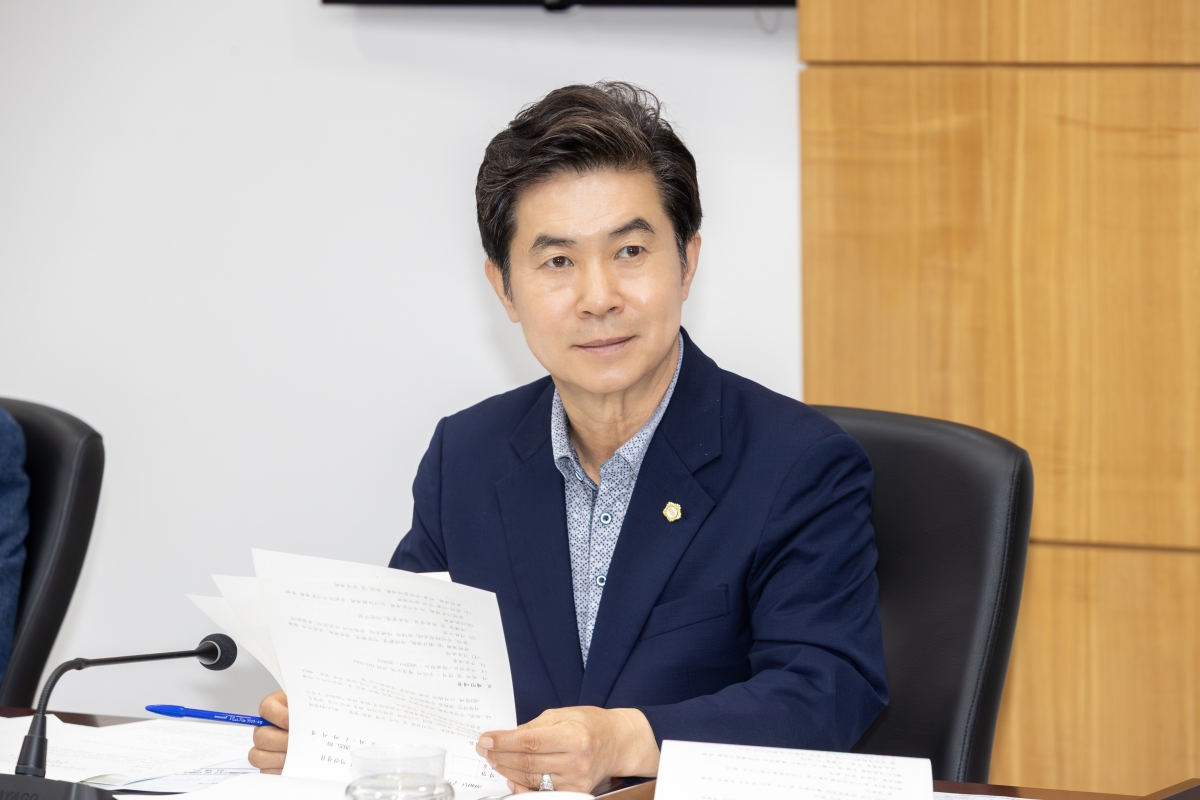 20251016-089[AMG_0546-제291회 임시회시 문화환경위원회 조례안 등 심사활동.jpg