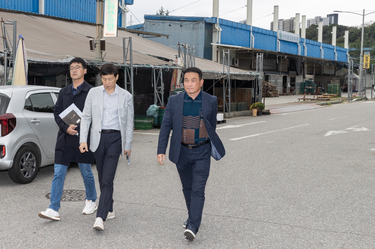 20251022-088[AMG_2678-제291 임시회시 산업건설위원회 구미시농산물도매시장 현장방문활동.jpg