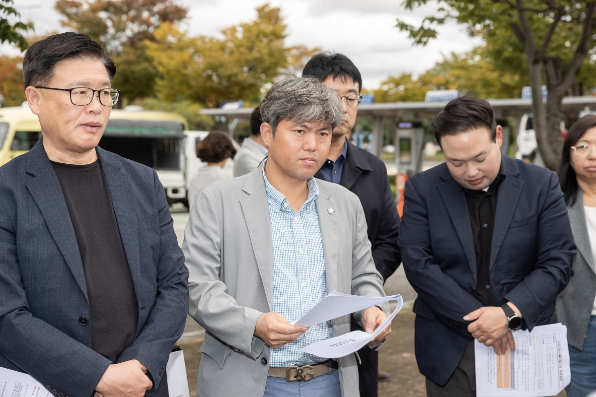 20251022-065[AMG_2620-제291 임시회시 산업건설위원회 구미시농산물도매시장 현장방문활동.jpg