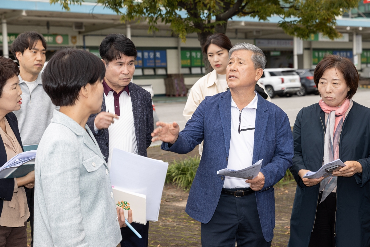 20251022-052[AMG_2582-제291 임시회시 산업건설위원회 구미시농산물도매시장 현장방문활동.jpg