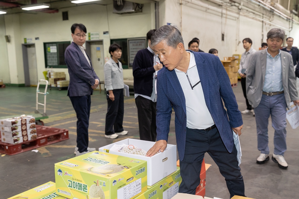 20251022-074[AMG_2644-제291 임시회시 산업건설위원회 구미시농산물도매시장 현장방문활동.jpg