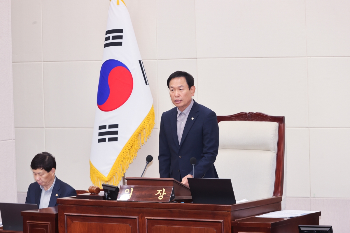 20251024-048[AMG_3084-1-제291회 임시회 제2차 본회의시 박교상 의장 회의주재.JPG