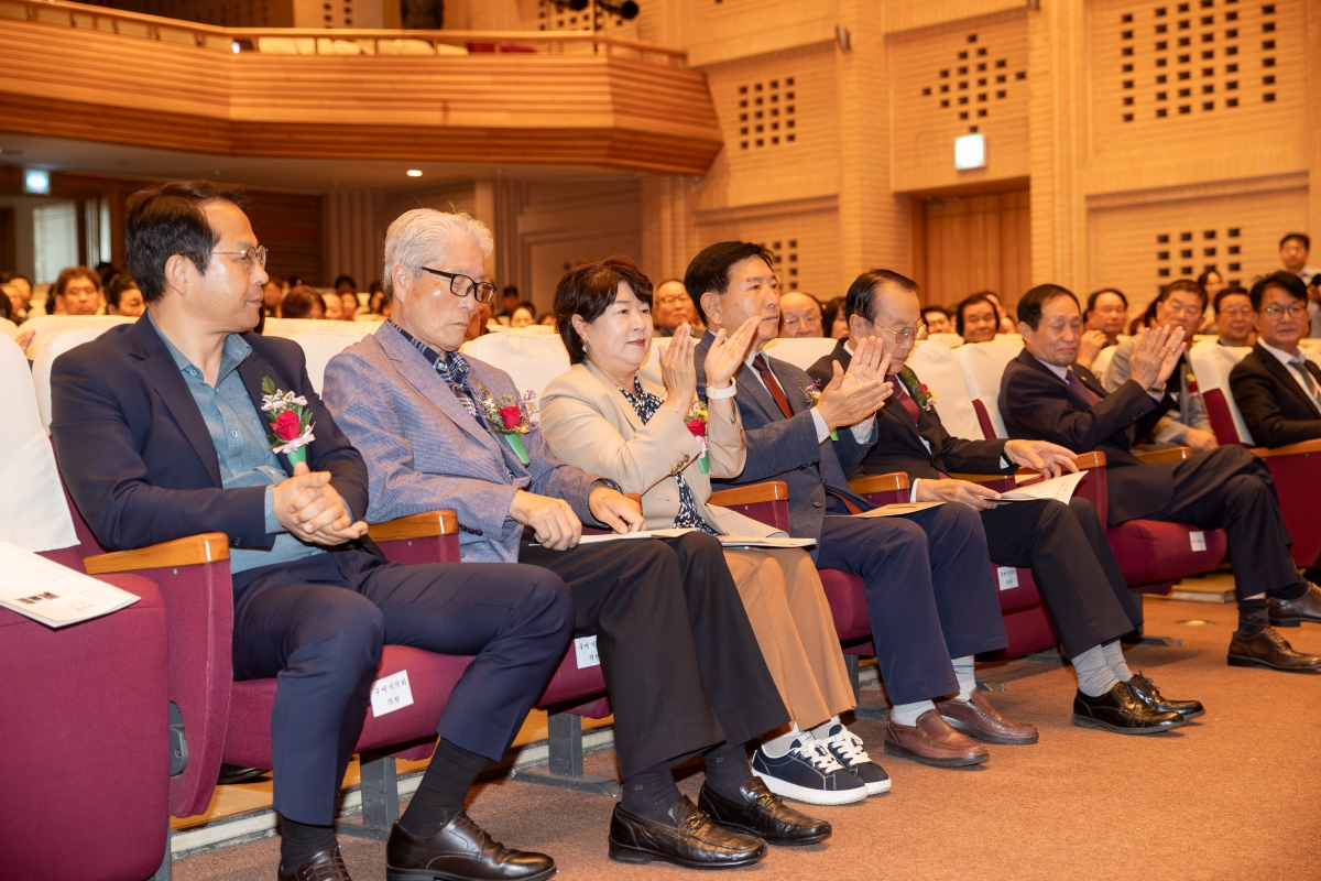 20251016-100[AMG_0641-2025 문화의 날 기념식.jpg