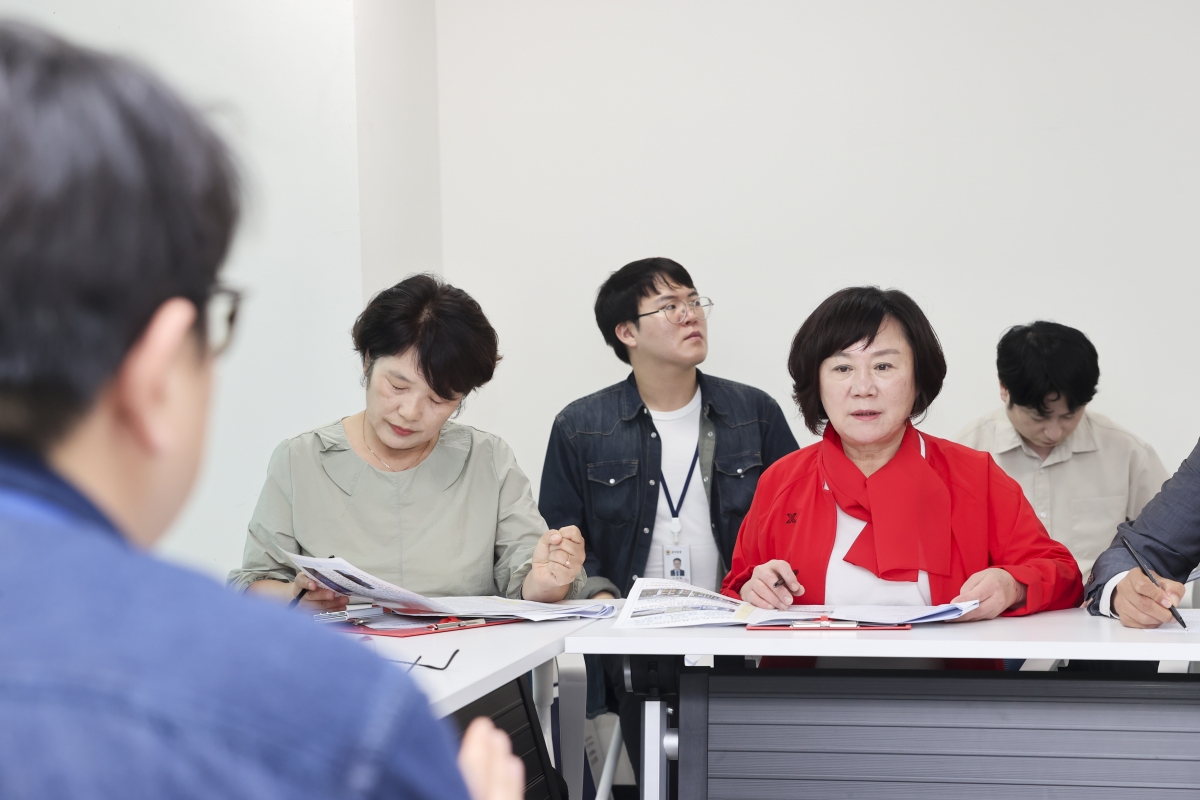 20251017-047[AMG_1054-1-제291회 임시회시 문화환경위원회 춘천시 송암스포츠타운 에어돔 현장방문.jpg