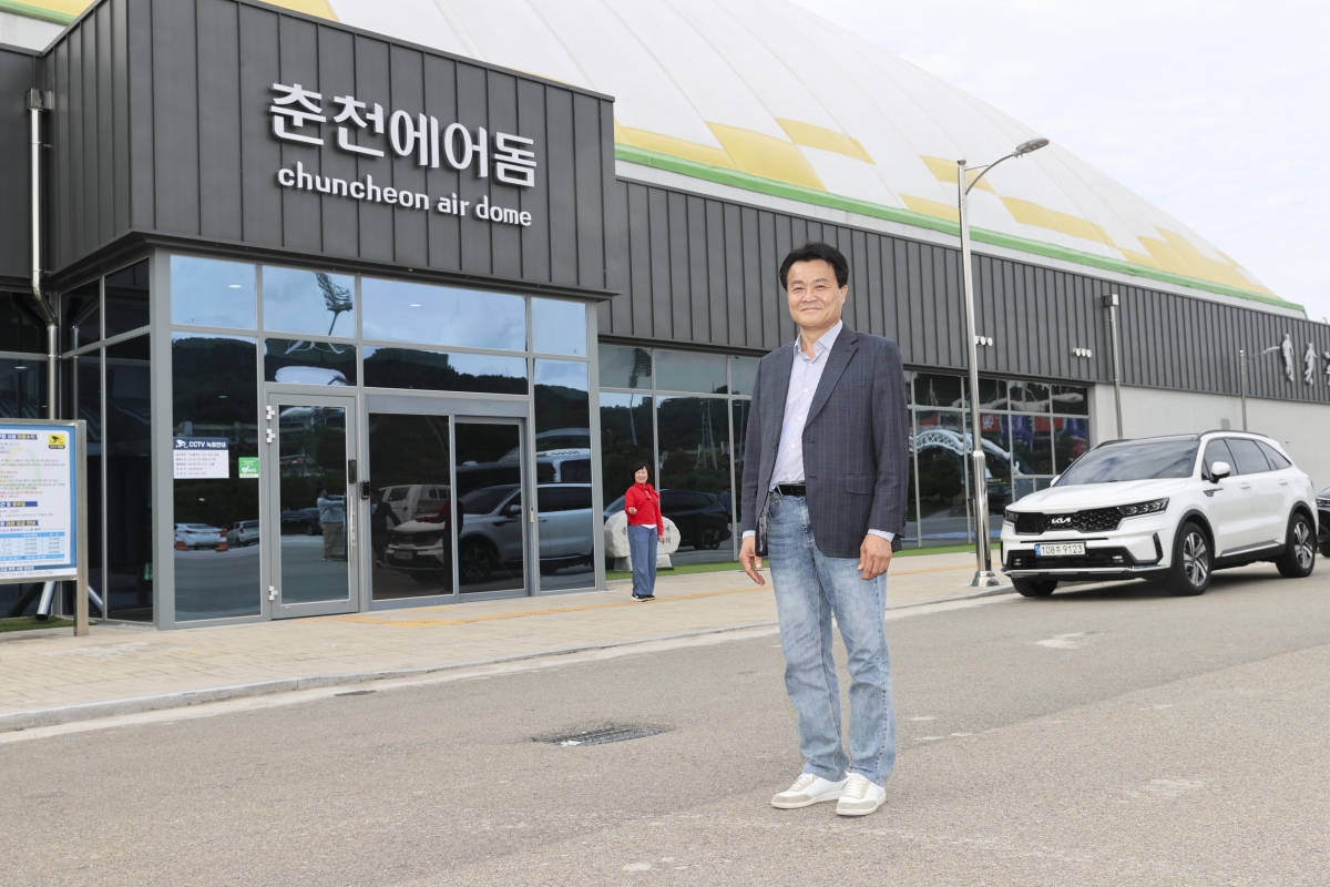 20251017-078[AMG_1117-1-제291회 임시회시 문화환경위원회 춘천시 송암스포츠타운 에어돔 현장방문.jpg