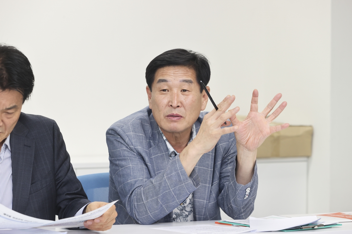 20251017-063[AMG_1081-1-제291회 임시회시 문화환경위원회 춘천시 송암스포츠타운 에어돔 현장방문.jpg