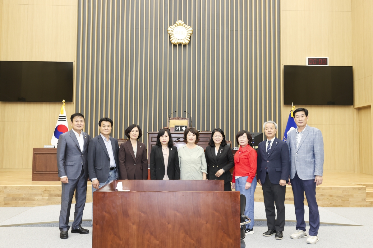 20251017-125[AMG_1237-1-제291회 임시회시 문화환경위원회 춘천시의회 방문.jpg