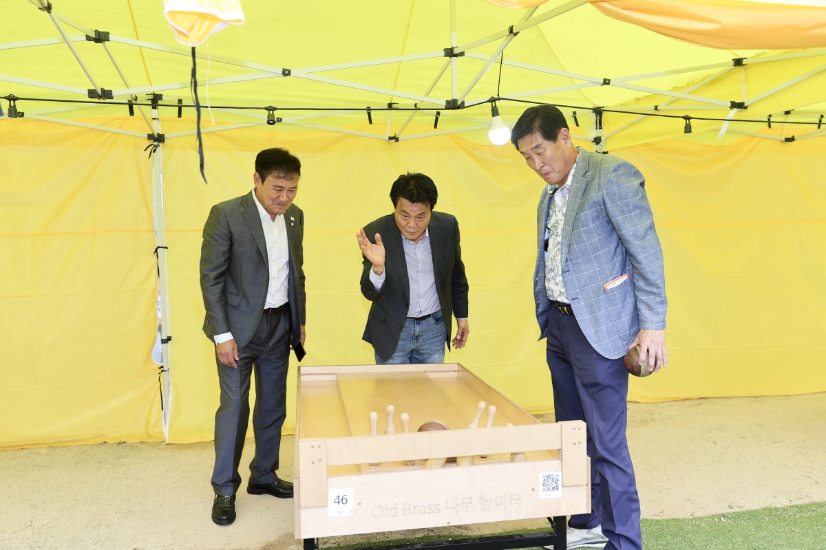 20251017-160[AMG_1349-1-의원연구단체 그린로컬 축제관광 연구회 춘천 막국수닭갈비 축제 행사장 방문.jpg