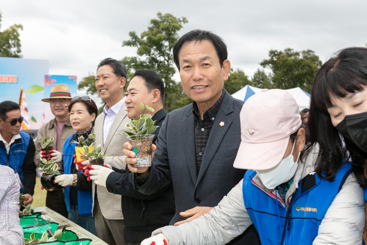 20251022-122[IMG_2739-구미시자원봉사대학 총동창회 한마음대회.jpg