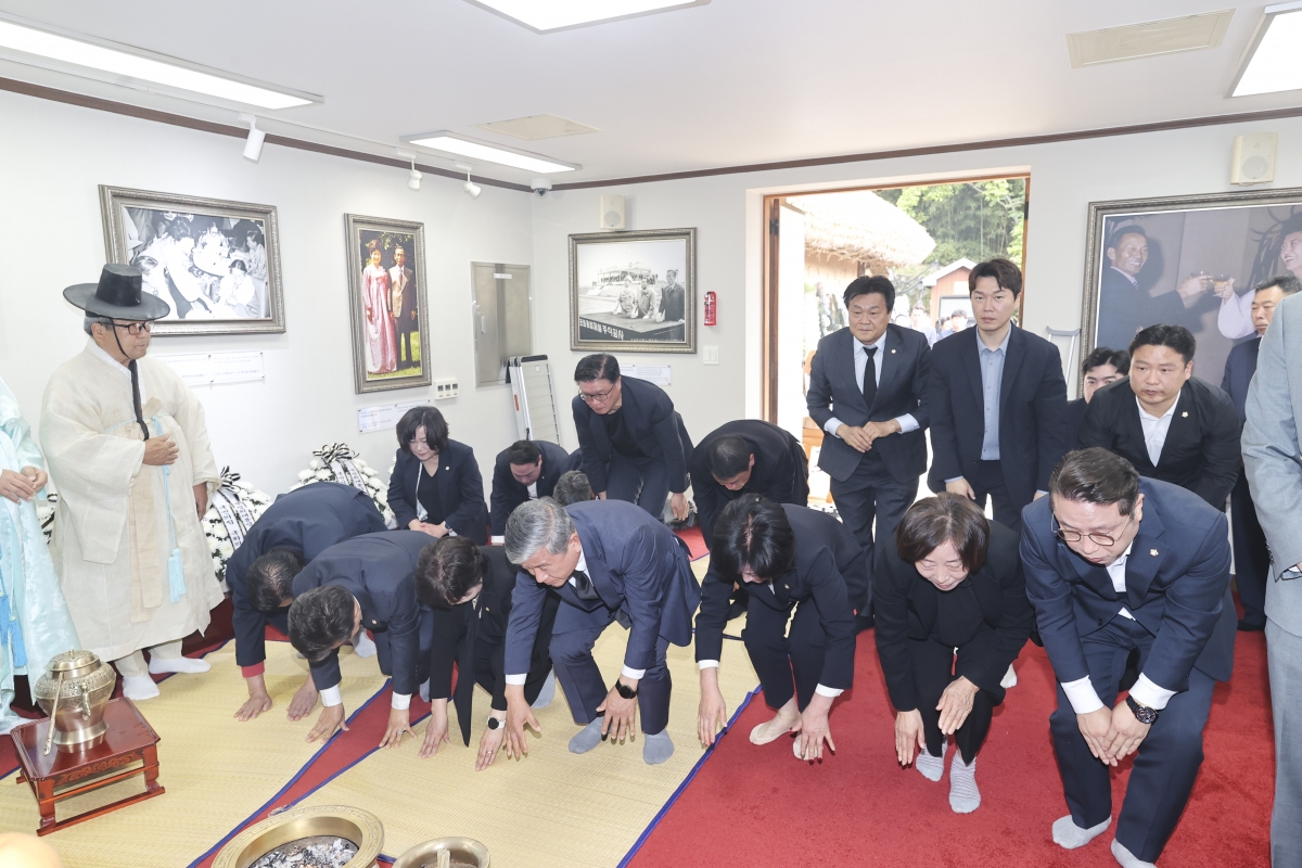 20251026-045[AMG_3342-1-박정희대통령 서거 46주기 추도제 및 추도식.jpg