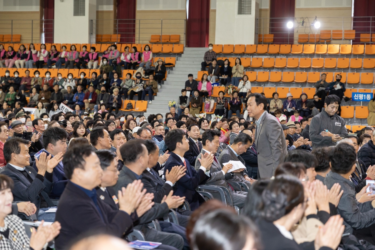 20251030-045[AMG_4517-제29회 노인의 날 기념식-1.JPG