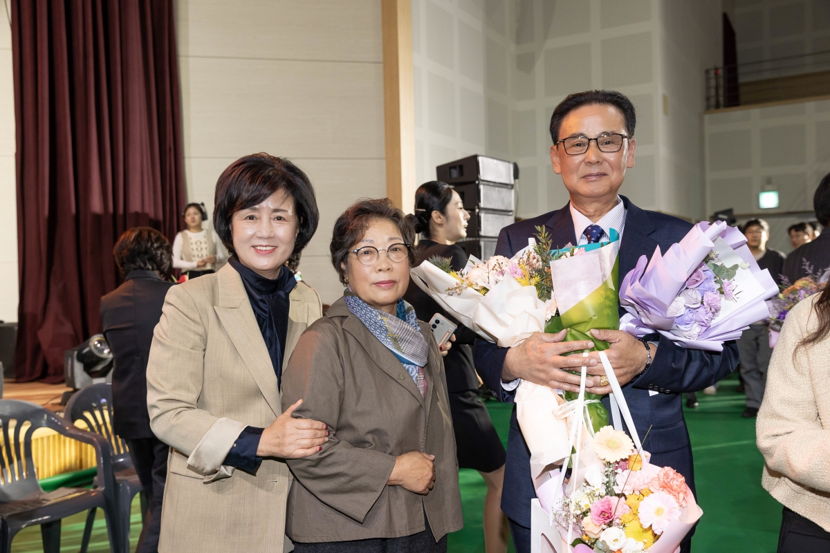 20251030-070[AMG_4587-제29회 노인의 날 기념식-1.JPG