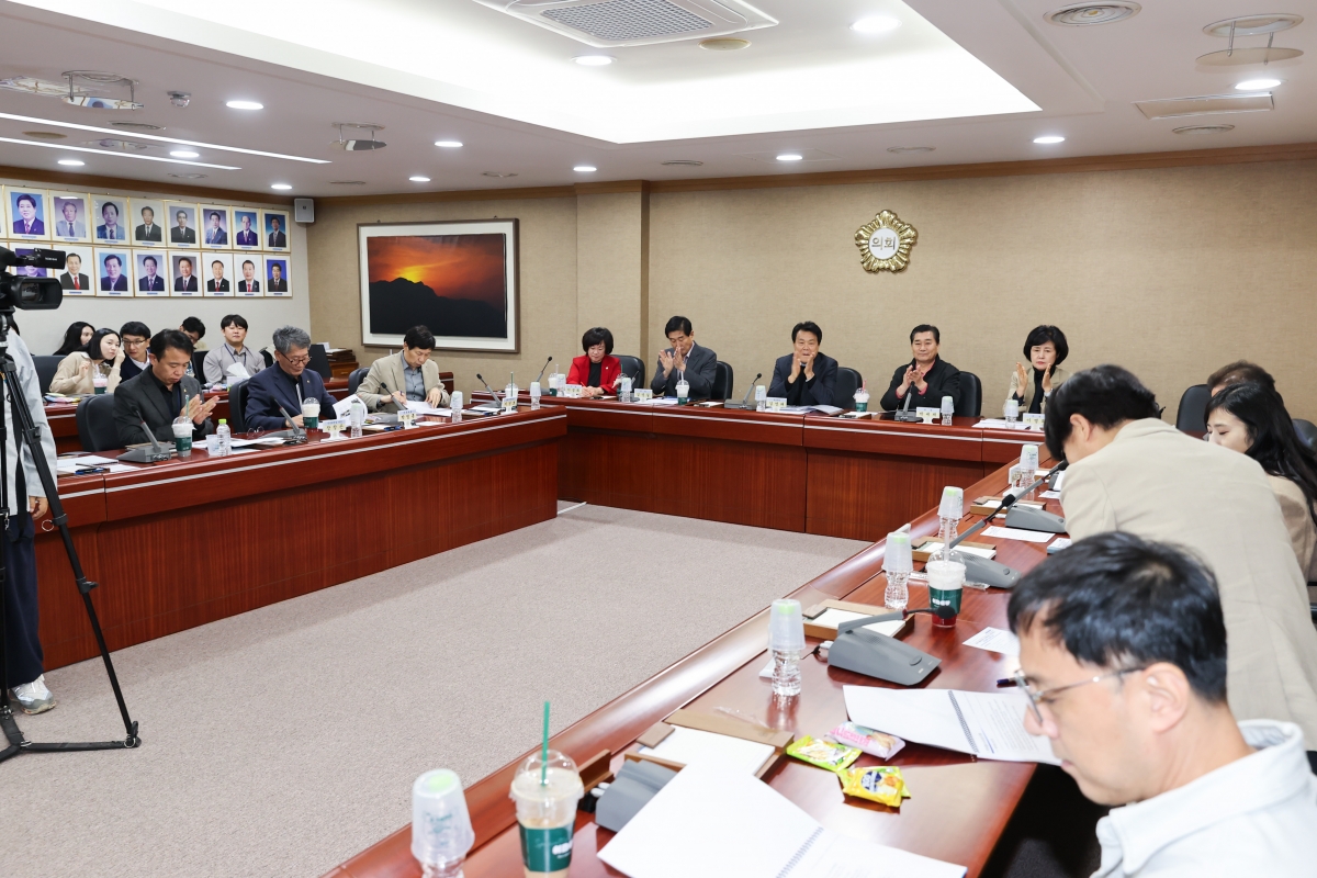 20251030-090[AMG_4653-1-의원연구단체 그린로컬 축제관광 연구회 최종보고회.JPG