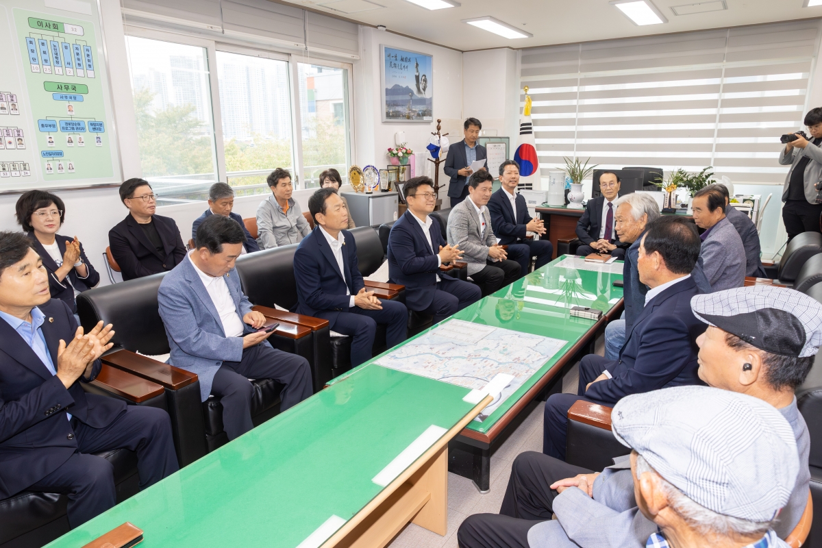 20251002-074[AMG_9857-2025 추석 맞이 노인종합복지회관 격려 방문.jpg