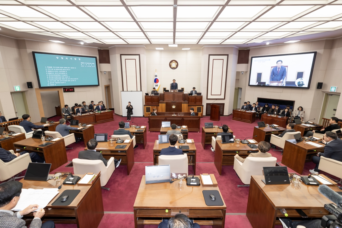 20251125-005[AMG_7928-제292회 제2차 정례회 개회식시 박교상 의장 개회사.jpg