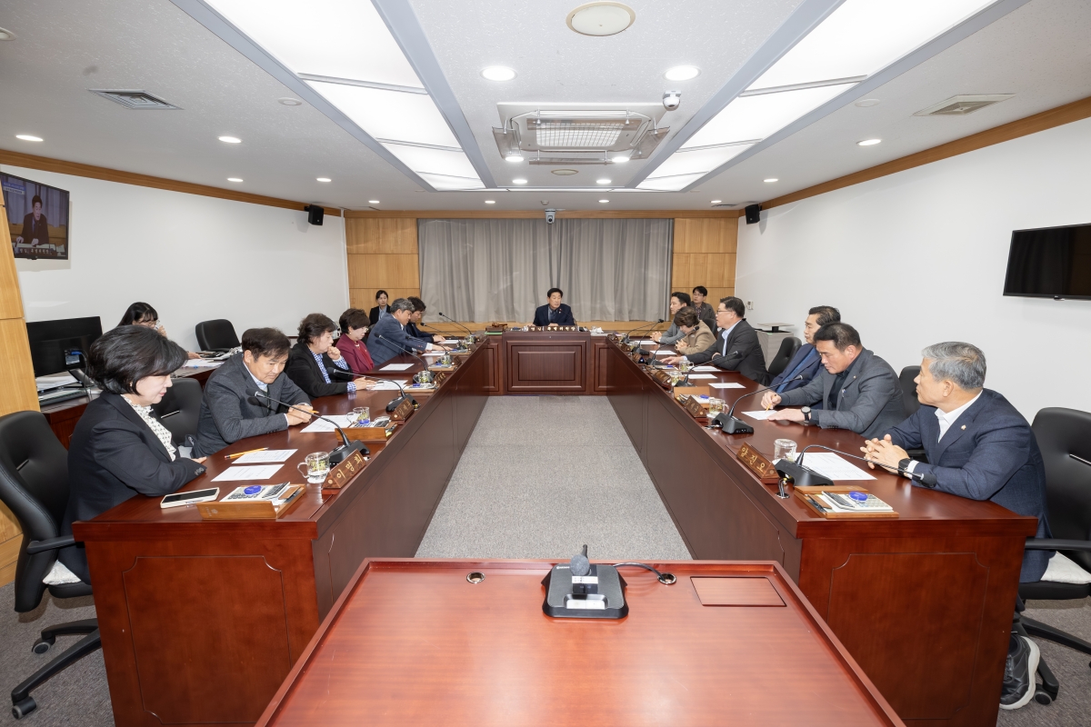 20251125-033[AMG_7979-제292회 제2차 정례회시 제1차 에산결산특별위원회 활동.jpg