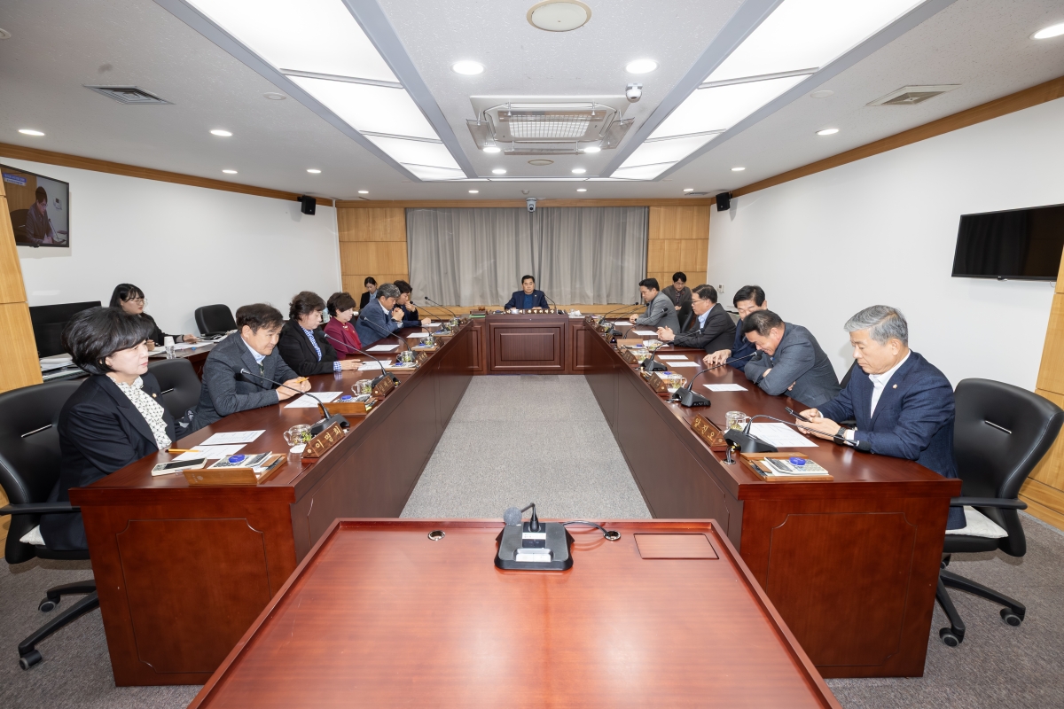 20251125-028[AMG_7964-제292회 제2차 정례회시 제1차 에산결산특별위원회 활동.jpg