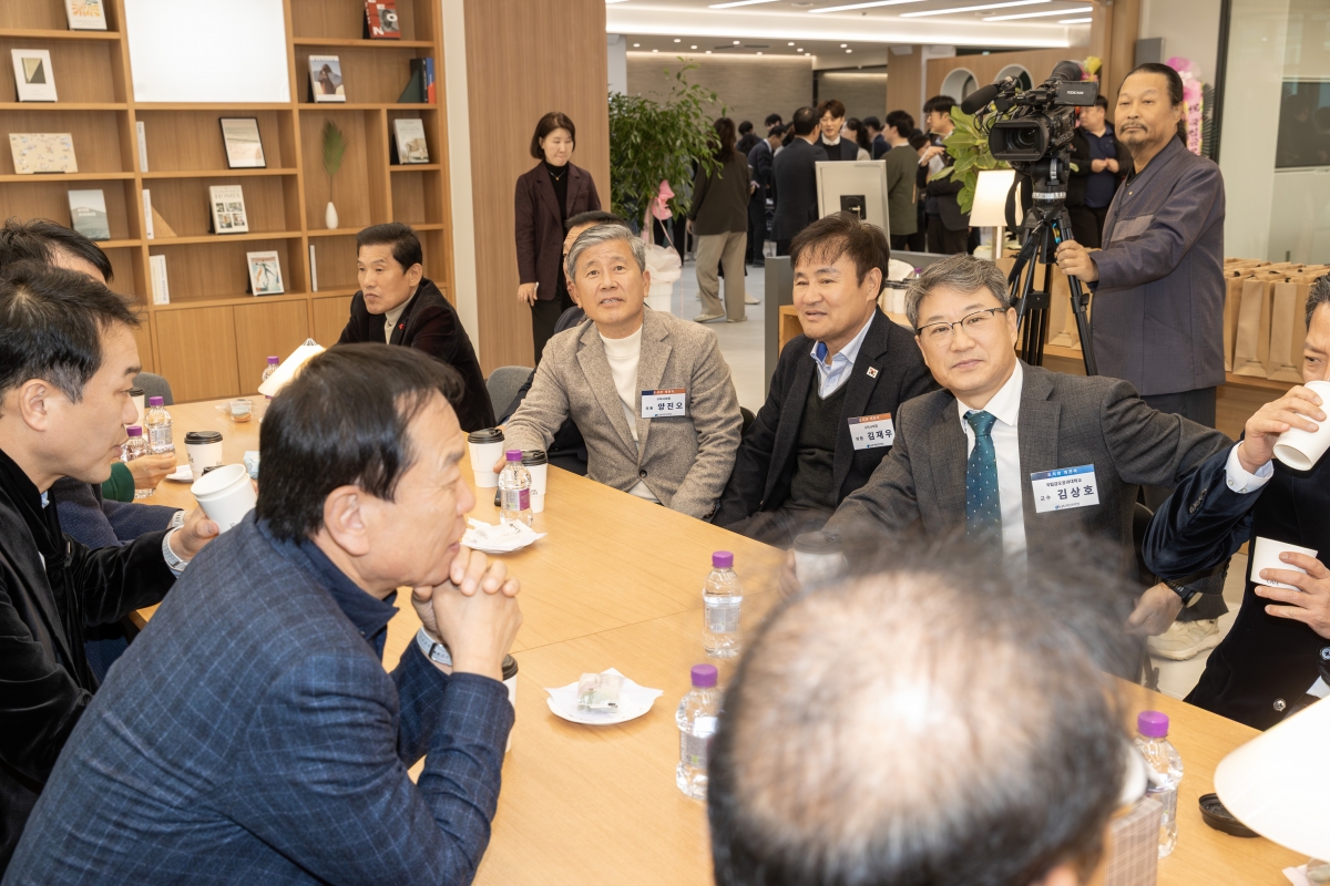 20251117-026[AMG_6779-금오공대 도서관 리모델링 재개관.jpg