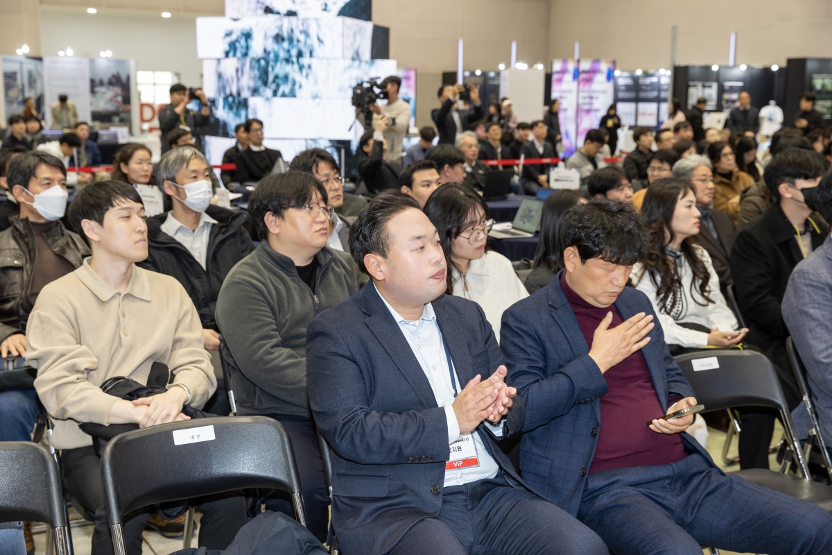 20251120-039[AMG_7195-주)오르타머티리얼즈 투자협약식.jpg