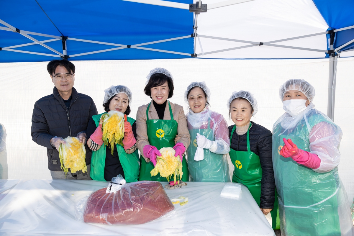 20251124-001[AMG_7653-2025 사랑의 김장담그기.jpg