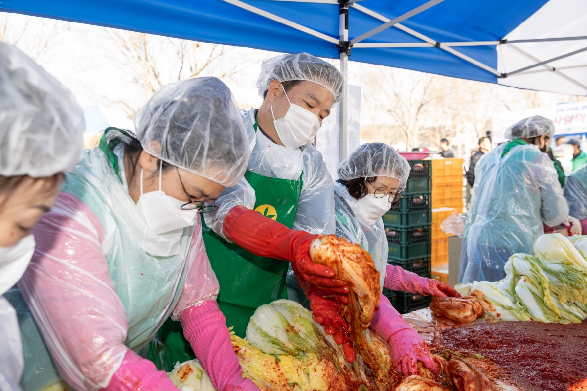 20251124-055[AMG_7794-2025 사랑의 김장담그기.jpg