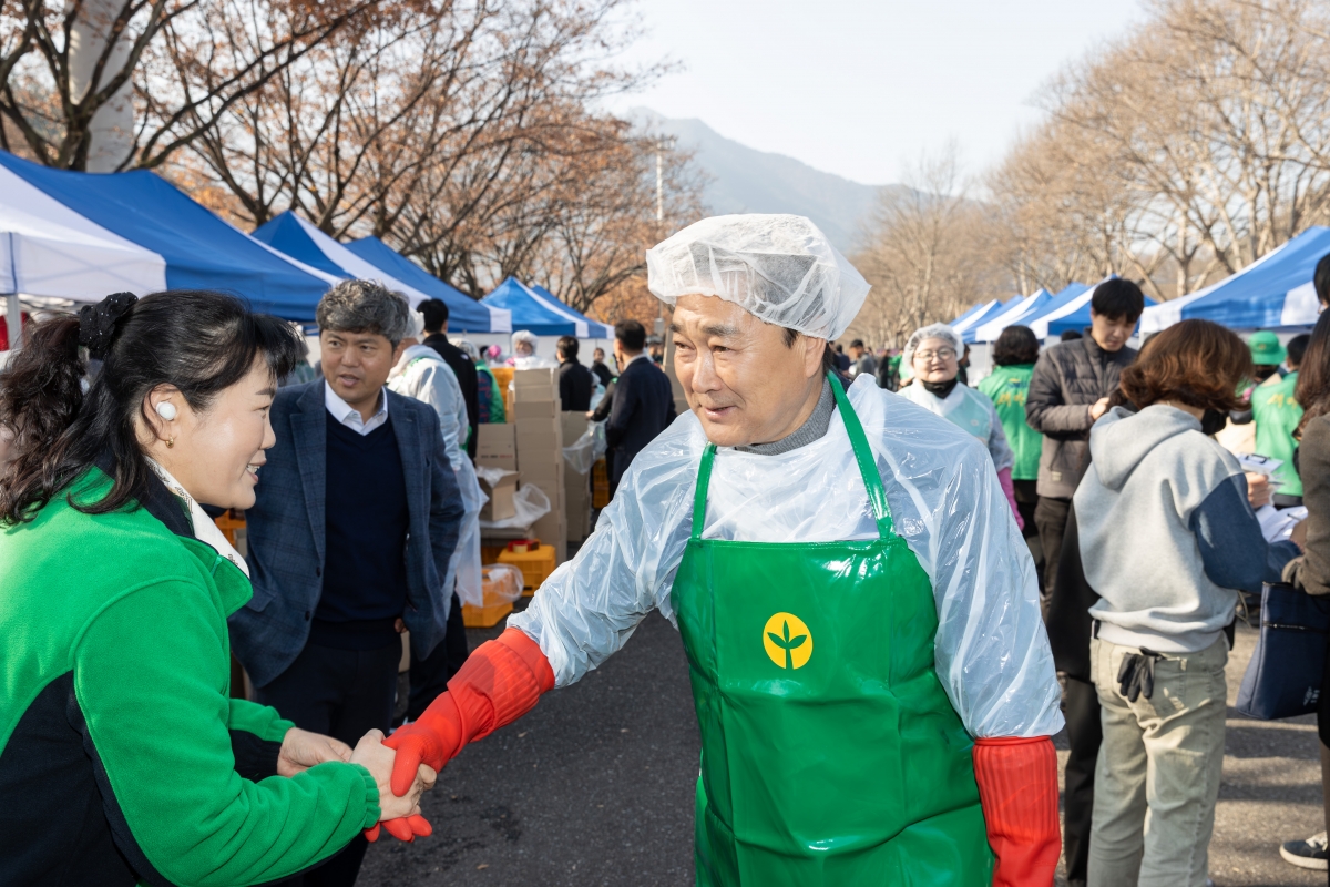 20251124-020[AMG_7701-2025 사랑의 김장담그기.jpg