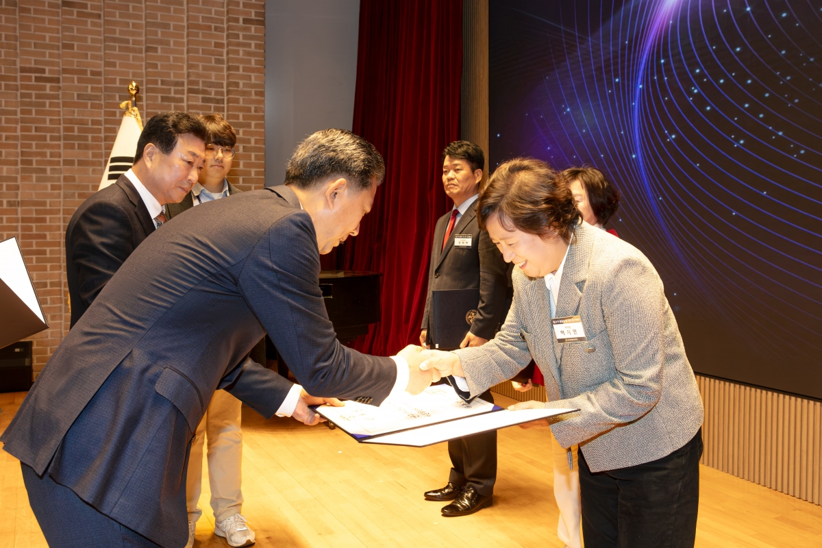 20251126-091[IMG_4258-민주평통 구미시협의회 제22기 출범식 및 3차 정기회의.jpg