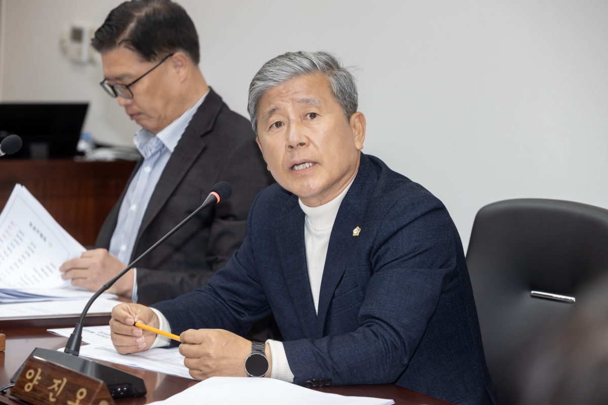 20251126-013[AMG_8139-제292회 제2차 정례회시 의회운영위원회 소관 2026년도 예산안 및 기금운용계획안 예비심사 활동.jpg