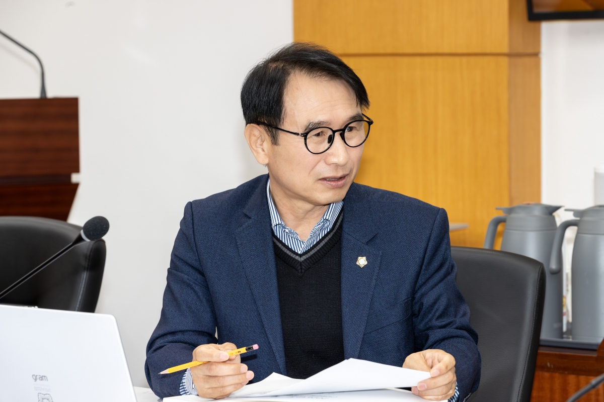 20251202-004[AMG_9421-제292회 제2차 정례회시 기획행정위원회 소관 2026년도 예산안 및 기금운용계획안 예비심사 활동.jpg