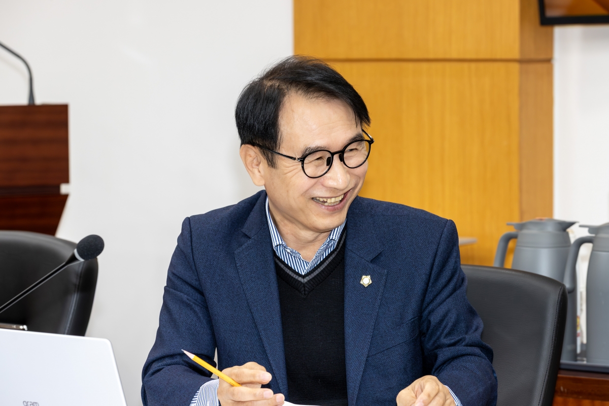 20251202-003[AMG_9419-제292회 제2차 정례회시 기획행정위원회 소관 2026년도 예산안 및 기금운용계획안 예비심사 활동.jpg