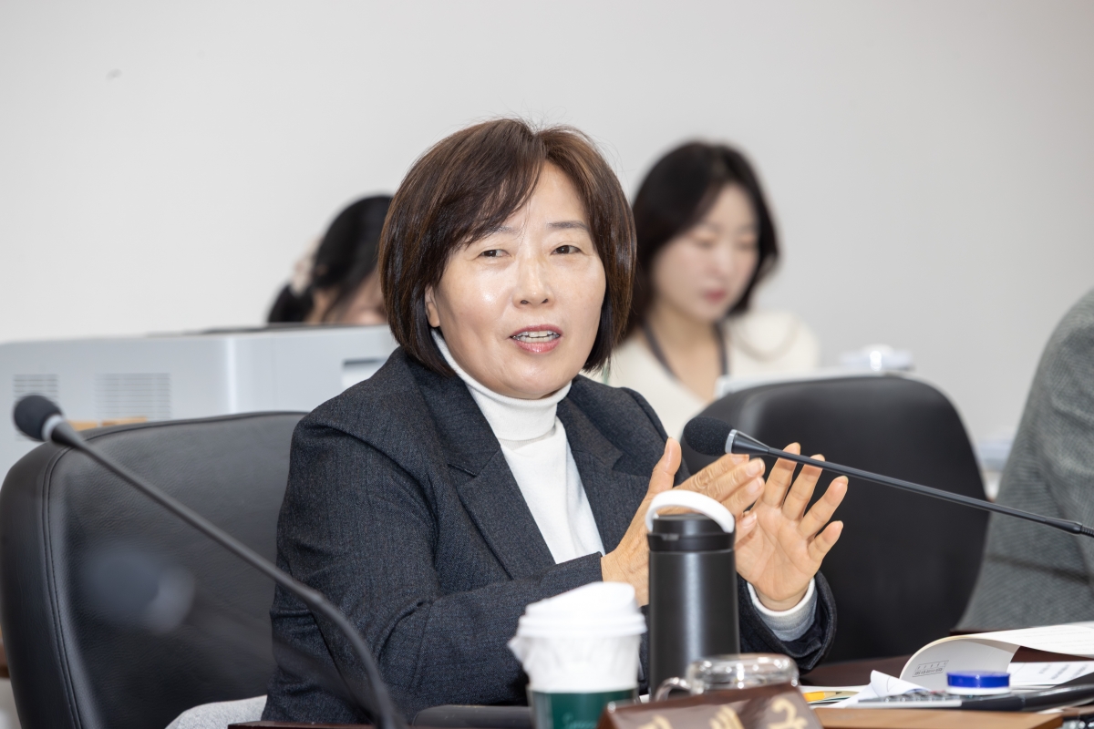 20251126-047[AMG_8251-제292회 제2차 정례회시 산업건설위원회 조례안 등 심사활동.jpg