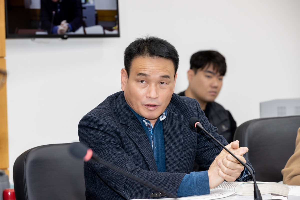 20251202-013[AMG_9391-제292회 제2차 정례회시 산업건설위원회 소관 2026년도 예산안 및 기금운용계획안 예비심사 활동.jpg