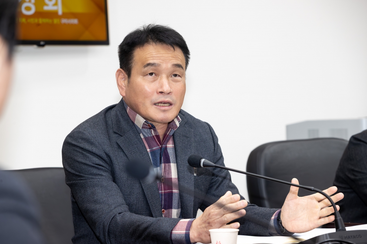 20251126-057[AMG_8282-제292회 제2차 정례회시 산업건설위원회 조례안 등 심사활동.jpg