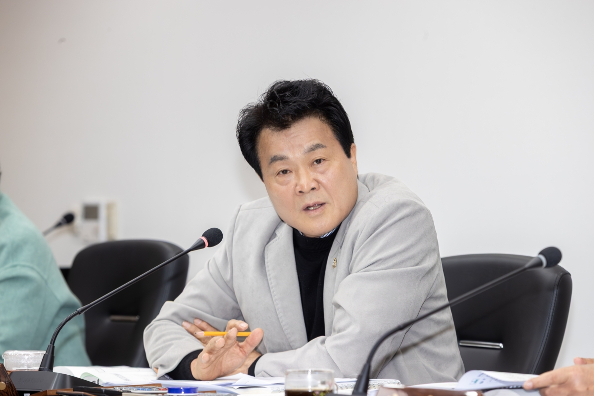 20251127-036[AMG_8475-제292회 제2차 정례회시 문화환경위원회 소관 2026년도 예산안 및 기금운용계획안 예비심사 활동.jpg